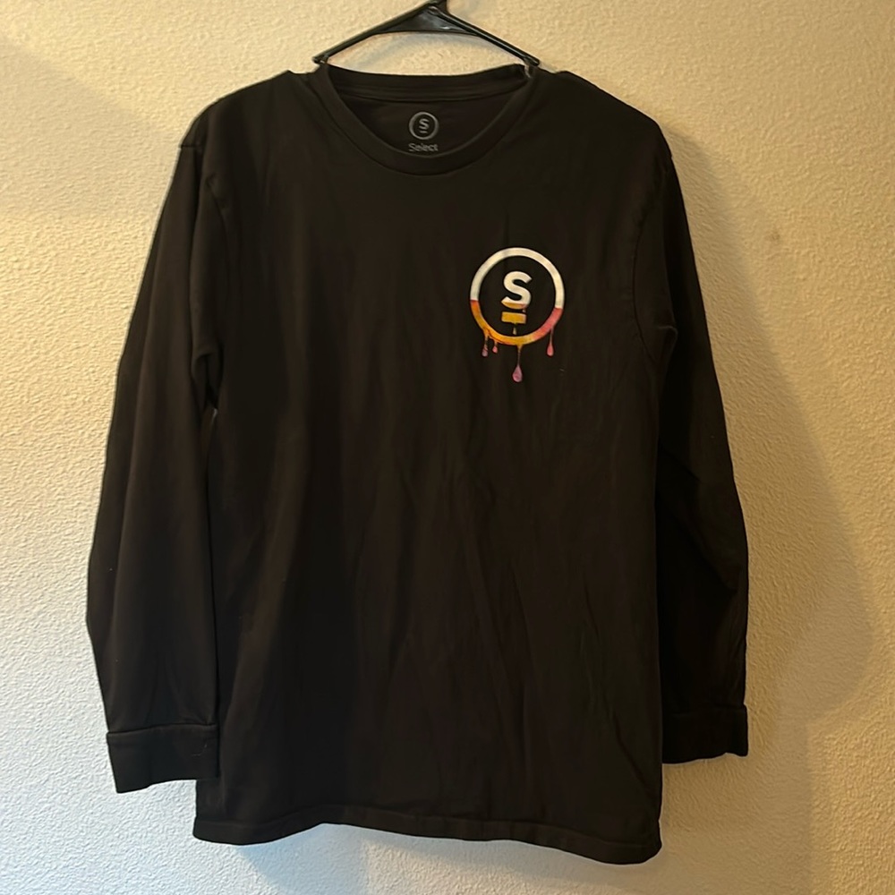 Select graphic long sleeve size medium